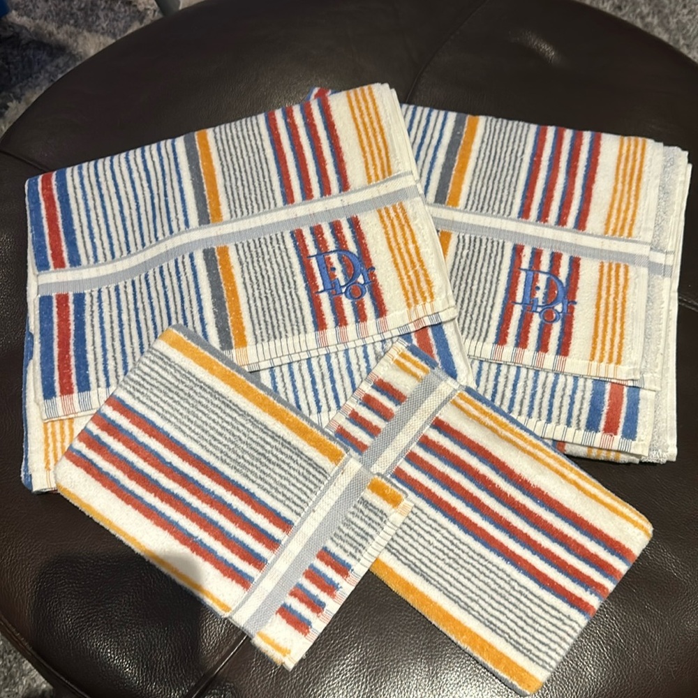 Christian Dior towels